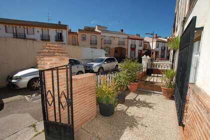 Rijtjeshuizen verkoop in Pinos Puente, Granada. 